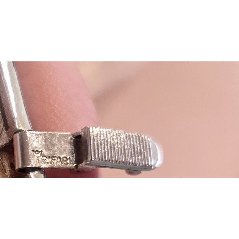 Vintage Crown Trifari Bracelet Brushed Silver Tone Square Link Safety Chain 7” - Picture 8 of 8